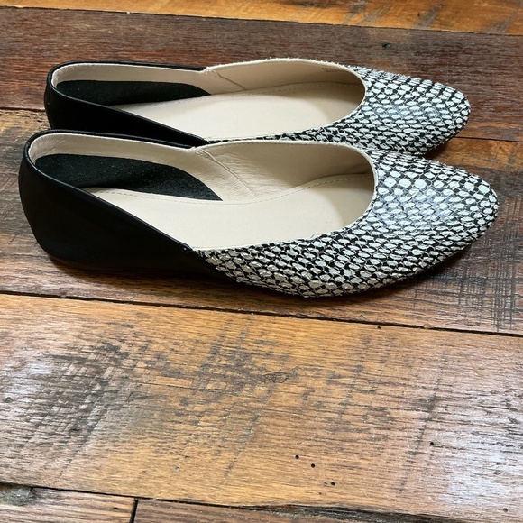 Botkier New York Britt Python Embossed Leather Flats Black White 8.5M - Picture 4 of 11
